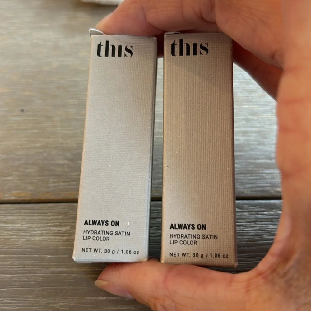 This Lip Liner & Lipsticks